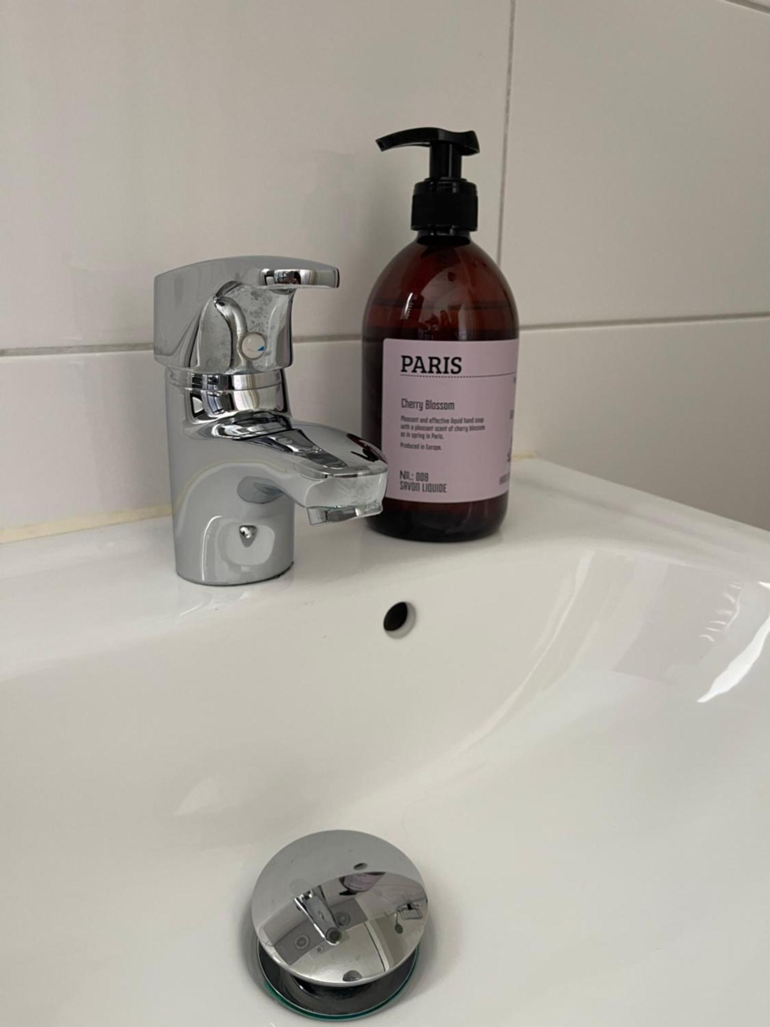 Mysig I Stavnaes By- Sommarhamn, Vaermdoe Villaer
